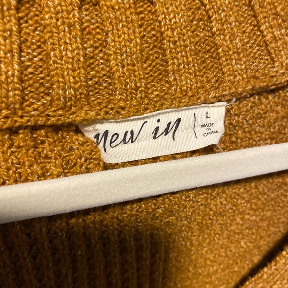 New In Oversized Caramel Colored Waffle Knit Button V Neck Sweater - Picture 3 of 7